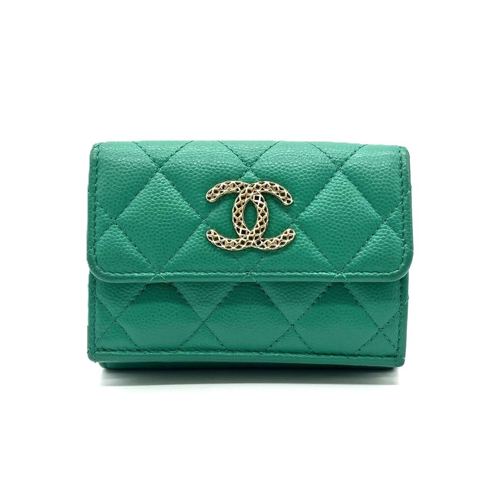 Chanel Matelassé Coco Mark Caviar Skin Tri-fold Wallet Green CHANEL